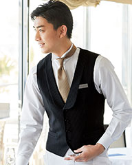 レストランの制服へ